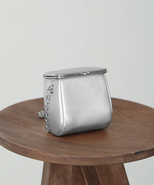 Bab（バブ）の「チェーンショルダーポシェット（ショルダーバッグ・レディース・ブラック/アイボリー/シルバー・ONESIZE）」の7枚目の写真