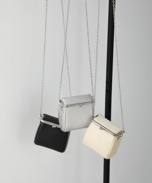 Bab（バブ）の「チェーンショルダーポシェット（ショルダーバッグ・レディース・ブラック/アイボリー/シルバー・ONESIZE）」の17枚目の写真