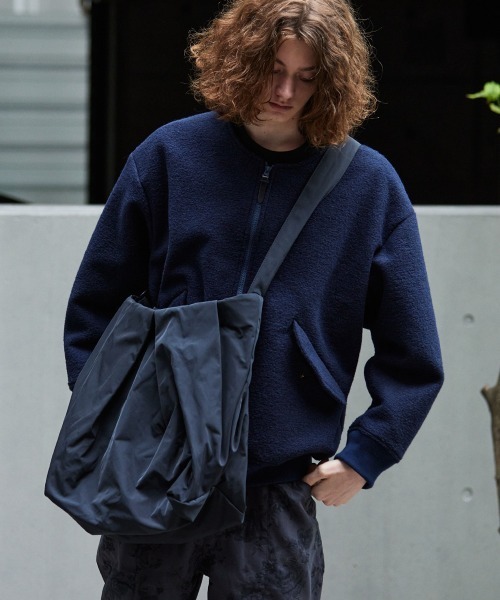 rehacer(レアセル)の「rehacer : Drape Tuck Shoulder Bag / ドレープタックショルダーバッグ(ショルダーバッグ・メンズ・ブラック・FREE)」の1枚目の写真