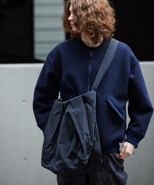 rehacer(レアセル)の「rehacer : Drape Tuck Shoulder Bag / ドレープタックショルダーバッグ(ショルダーバッグ・メンズ・ブラック・FREE)」の9枚目の写真