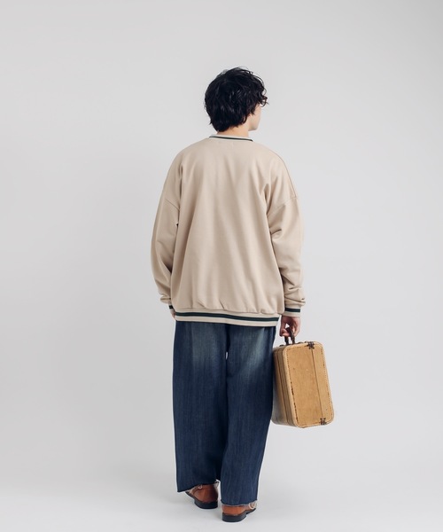 MUHET(ミュエータ)の「Vネックスウェット(スウェット・レディース・ベージュ/ブラック・X-LARGE/MEDIUM)」の16枚目の写真