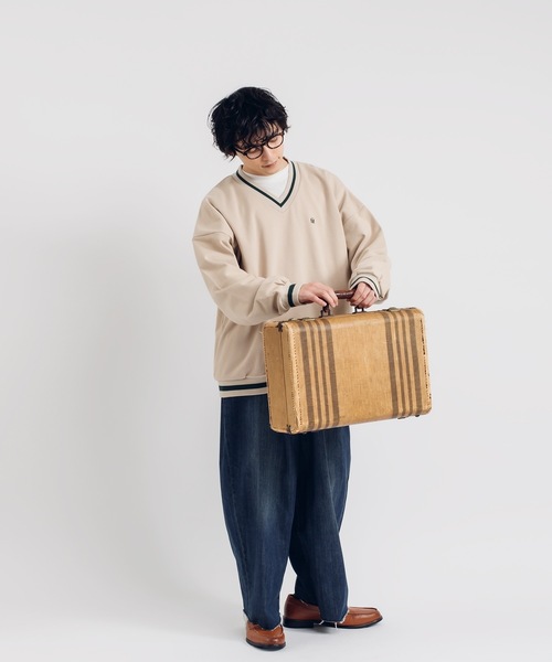 MUHET(ミュエータ)の「Vネックスウェット(スウェット・レディース・ベージュ/ブラック・X-LARGE/MEDIUM)」の14枚目の写真