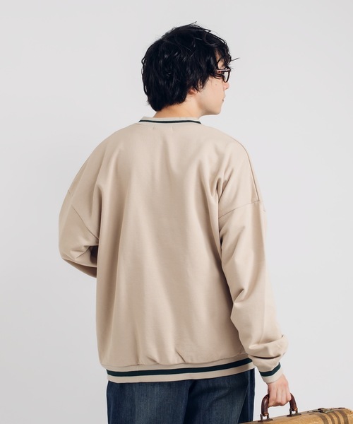 MUHET(ミュエータ)の「Vネックスウェット(スウェット・レディース・ベージュ/ブラック・X-LARGE/MEDIUM)」の13枚目の写真