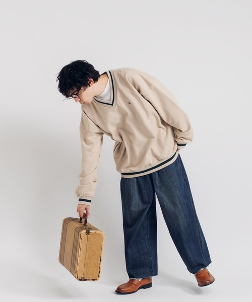 MUHET(ミュエータ)の「Vネックスウェット(スウェット・レディース・ベージュ/ブラック・X-LARGE/MEDIUM)」の15枚目の写真
