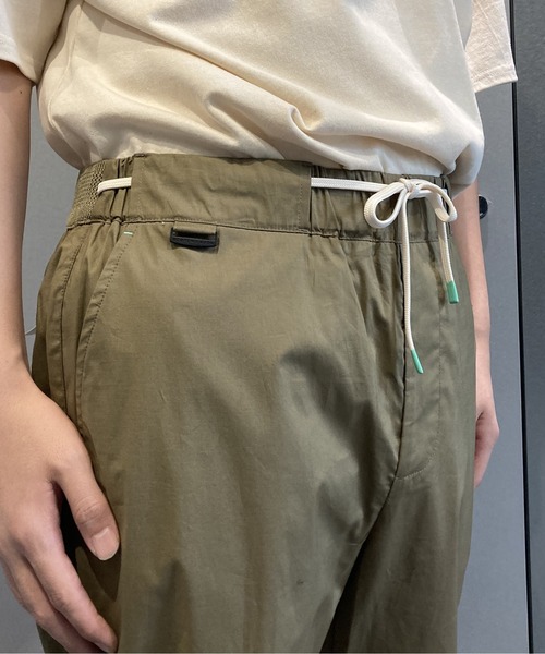 SCOTCH&SODA(スコッチアンドソーダ)の「Fave ポプリン テーパードジョガー【169814】(その他パンツ・メンズ・ブラック/カーキ・SMALL/LARGE/MEDIUM)」の17枚目の写真