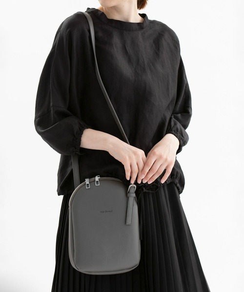 nop de nod（ノップドゥノッド）の「ラウンドショルダーバッグ（ショルダーバッグ・レディース・ブラック/アイボリー/ダークグレー/オフホワイト/シルバー・8/フリー）」の4枚目の写真