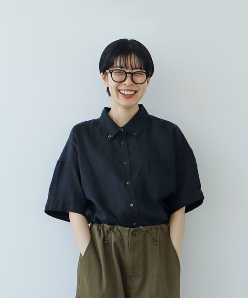 PAR ICI（パーリッシィ）の「60リネン製品染め 半袖BIGシャツ（シャツ/ブラウス・レディース・グリーン/ホワイト/ブラック/サックスブルー・FREE）」の2枚目の写真