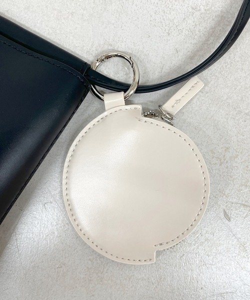 SHENERY（シーナリー）の「バイカラーミニショルダーバッグ（ショルダーバッグ・レディース・ブラック/ブルー/アイボリー・FREE）」の10枚目の写真