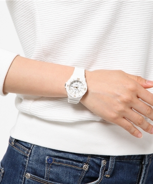 Khaju（カージュ）の「CASIO:ラウンドウォッチ white□（アナログ腕時計・レディース・ホワイト/ブラック・ONE SIZE）」の3枚目の写真