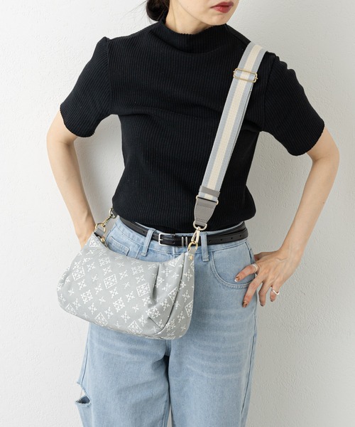 美品 ラシット ノットデザインミニワンショルダーバッグ ベージュ russet（ラシット）の「ノットデザインミニワンショルダーバッグ