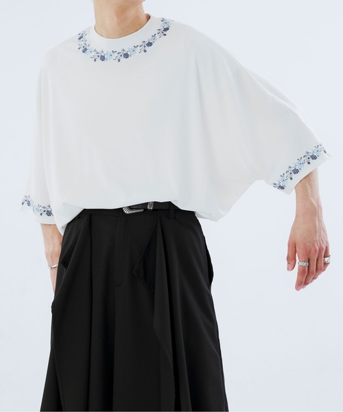 Ellno Loset(エルノロゼット)の「フラワー刺繍ドルマンT(Tシャツ/カットソー・メンズ・オフホワイト/ブラック・MEDIUM/LARGE)」の10枚目の写真