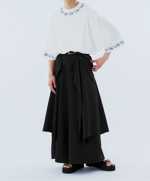 Ellno Loset(エルノロゼット)の「フラワー刺繍ドルマンT(Tシャツ/カットソー・メンズ・オフホワイト/ブラック・MEDIUM/LARGE)」の11枚目の写真