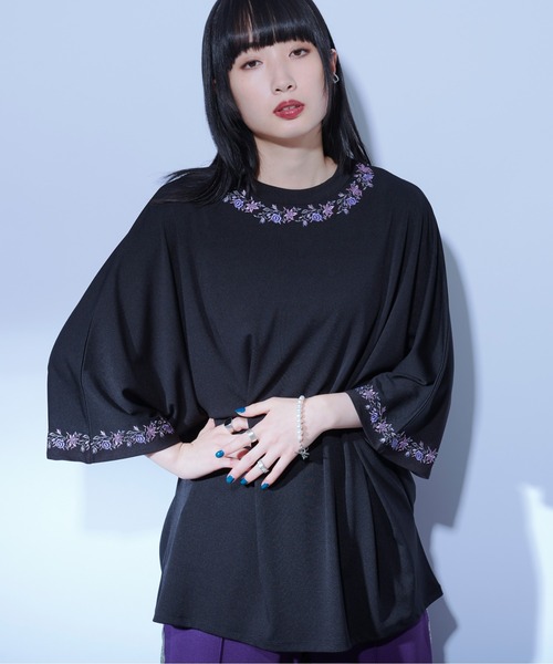 Ellno Loset(エルノロゼット)の「フラワー刺繍ドルマンT(Tシャツ/カットソー・メンズ・オフホワイト/ブラック・MEDIUM/LARGE)」の3枚目の写真
