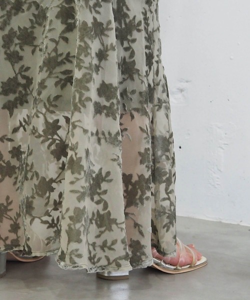 tiptop（ティップトップ）の「ベロアオパールキャミワンピース（ワンピース・レディース・ブラック/アイボリー/グレイッシュベージュ・FREE）」の8枚目の写真