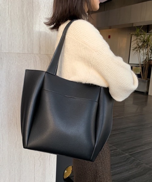 wears(ウェアーズ)の「【A4収納可】PUトート(トートバッグ・レディース・ブラック/ブラウン/ライトベージュ・FREE)」の2枚目の写真