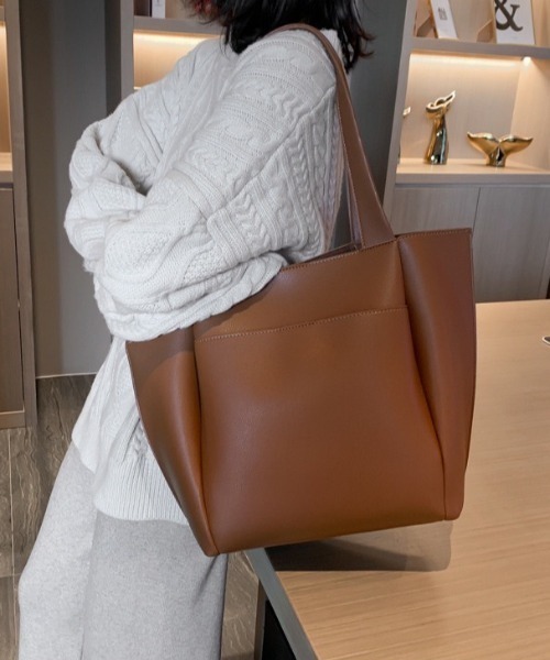 wears(ウェアーズ)の「【A4収納可】PUトート(トートバッグ・レディース・ブラック/ブラウン/ライトベージュ・FREE)」の10枚目の写真