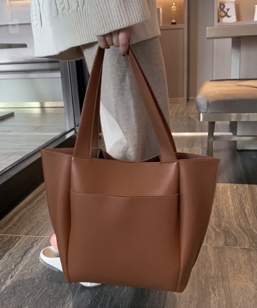 wears(ウェアーズ)の「【A4収納可】PUトート(トートバッグ・レディース・ブラック/ブラウン/ライトベージュ・FREE)」の11枚目の写真