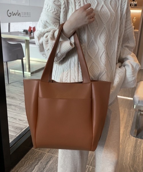 wears(ウェアーズ)の「【A4収納可】PUトート(トートバッグ・レディース・ブラック/ブラウン/ライトベージュ・FREE)」の12枚目の写真