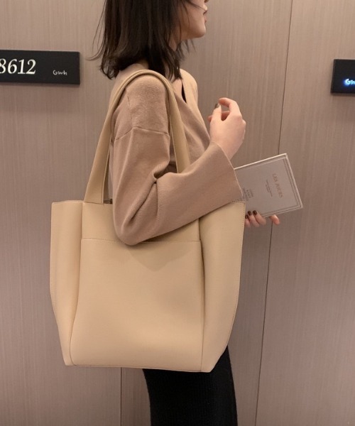 wears(ウェアーズ)の「【A4収納可】PUトート(トートバッグ・レディース・ブラック/ブラウン/ライトベージュ・FREE)」の18枚目の写真