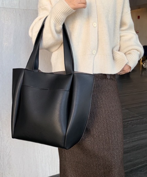 wears(ウェアーズ)の「【A4収納可】PUトート(トートバッグ・レディース・ブラック/ブラウン/ライトベージュ・FREE)」の6枚目の写真