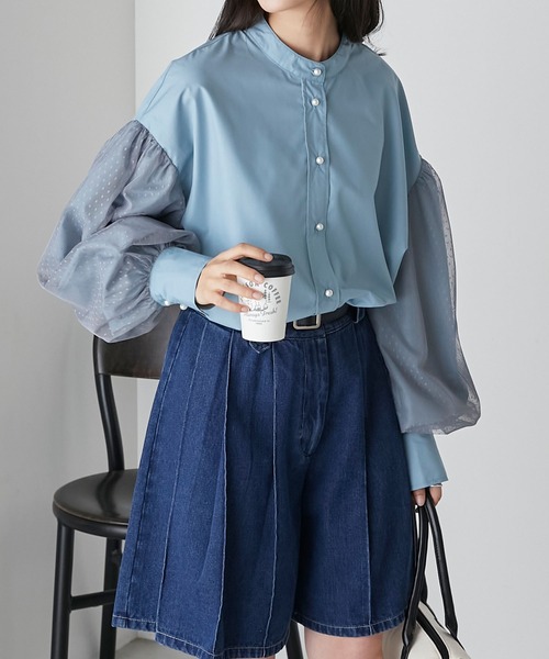 BONLECILL(ボンルシール)の「ドットチュールボリュームスリーブ パールボタンバンドカラーシャツ(シャツ/ブラウス・レディース・アイボリー/ブラック/チャコールグレー/ネイビー/ブルー・FREE)」の2枚目の写真