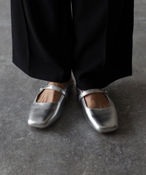 Riberry（リベリー）の「シンプルスクエアトゥミュール（パンプス・レディース・ブラウン/ホワイト/シルバー/ブラック・LARGE/MEDIUM）」の11枚目の写真