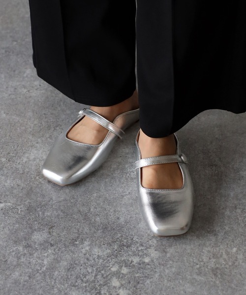 Riberry（リベリー）の「シンプルスクエアトゥミュール（パンプス・レディース・ブラウン/ホワイト/シルバー/ブラック・LARGE/MEDIUM）」の7枚目の写真