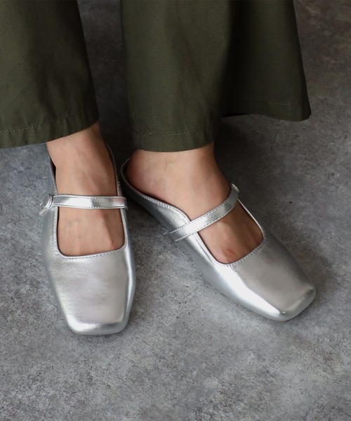 Riberry（リベリー）の「シンプルスクエアトゥミュール（パンプス・レディース・ブラウン/ホワイト/シルバー/ブラック・LARGE/MEDIUM）」の5枚目の写真