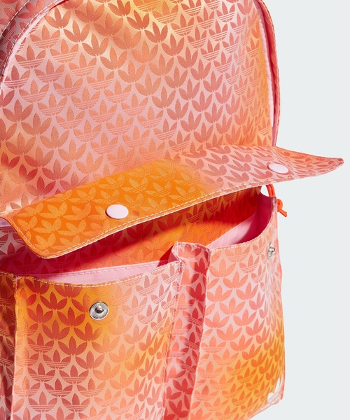 adidas（アディダス）の「トレフォイル モノグラム ジャカード バックパック / アディダスオリジナルス adidas Originals（バックパック/リュック・レディース・オレンジ・FREE）」の5枚目の写真