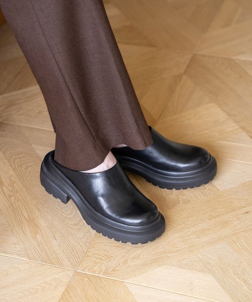 LOWRYS FARM（ローリーズファーム）の「クロッグ  967772（その他シューズ・レディース・ブラック/アイボリー・MEDIUM/LARGE）」の2枚目の写真