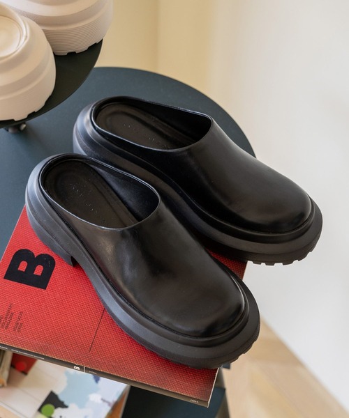 LOWRYS FARM（ローリーズファーム）の「クロッグ  967772（その他シューズ・レディース・ブラック/アイボリー・MEDIUM/LARGE）」の3枚目の写真