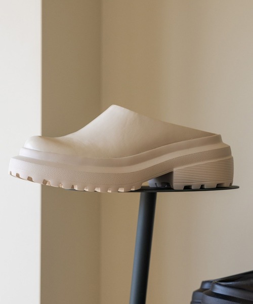 LOWRYS FARM（ローリーズファーム）の「クロッグ  967772（その他シューズ・レディース・ブラック/アイボリー・MEDIUM/LARGE）」の4枚目の写真