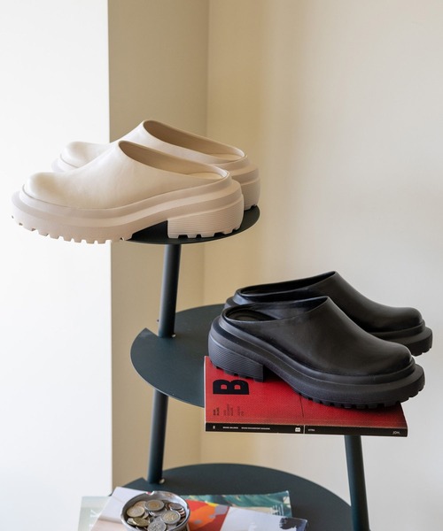 LOWRYS FARM（ローリーズファーム）の「クロッグ  967772（その他シューズ・レディース・ブラック/アイボリー・MEDIUM/LARGE）」の6枚目の写真