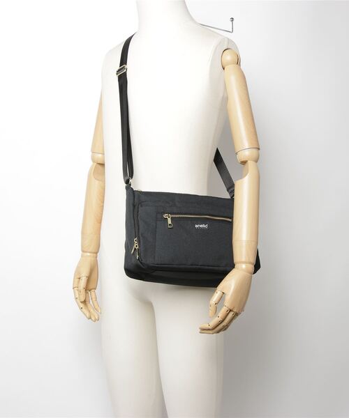 anello（アネロ）の「anello GRANDE / グリッター　多収納ショルダー / GTC4132Z（トートバッグ・レディース・ベージュ系その他/ブラック/ライトグレー/ネイビー・ONESIZE）」の8枚目の写真