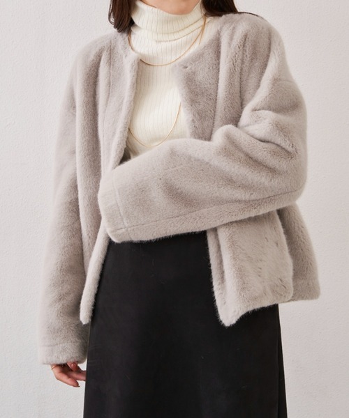 Shelly island（シェリーアイランド）の「ファーショートコート（ノーカラーコート・レディース・ブラウン/グレー・FREE）」の4枚目の写真