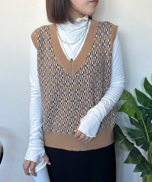 CRB（シーアールビー）の「レトロ柄ベスト（ベスト・レディース・グリーン/ブラック/ベージュ・F）」の2枚目の写真