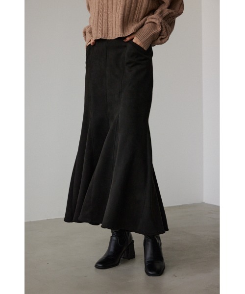 AZUL by moussy（アズールバイマウジー）の「フェイクスエードマーメイドスカート（スカート・レディース・ブラック/ライトベージュ・MEDIUM/SMALL）」の3枚目の写真