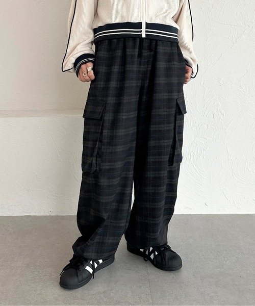 apres jour mignon（アプレジュールミニョン）の「チェックカーゴパンツ【ZOZOTOWN限定アイテム】（カーゴパンツ・レディース・ネイビー/パープル・X-LARGE/MEDIUM/SMALL）」の8枚目の写真