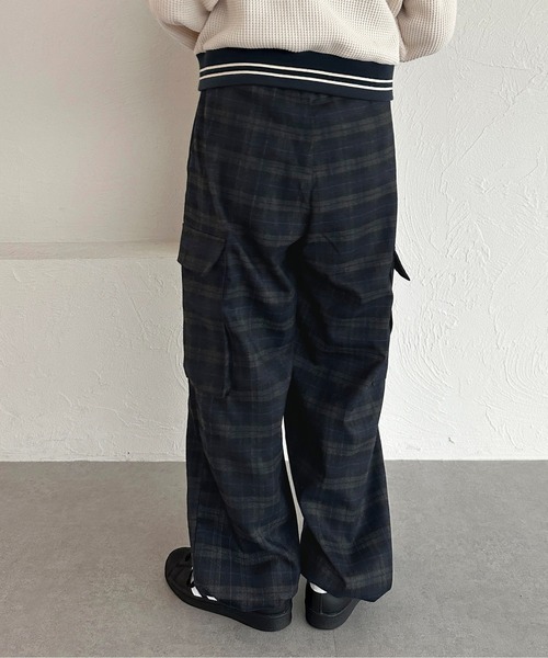 apres jour mignon（アプレジュールミニョン）の「チェックカーゴパンツ【ZOZOTOWN限定アイテム】（カーゴパンツ・レディース・ネイビー/パープル・X-LARGE/MEDIUM/SMALL）」の11枚目の写真