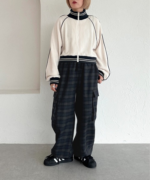 apres jour mignon（アプレジュールミニョン）の「チェックカーゴパンツ【ZOZOTOWN限定アイテム】（カーゴパンツ・レディース・ネイビー/パープル・X-LARGE/MEDIUM/SMALL）」の13枚目の写真