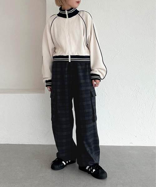 apres jour mignon（アプレジュールミニョン）の「チェックカーゴパンツ【ZOZOTOWN限定アイテム】（カーゴパンツ・レディース・ネイビー/パープル・X-LARGE/MEDIUM/SMALL）」の14枚目の写真