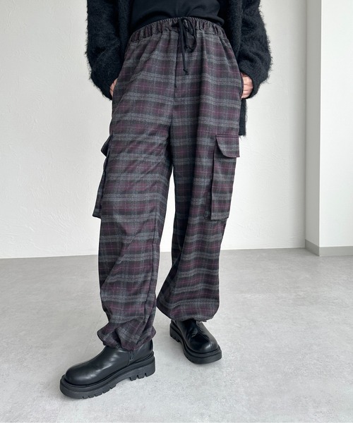 apres jour mignon（アプレジュールミニョン）の「チェックカーゴパンツ【ZOZOTOWN限定アイテム】（カーゴパンツ・レディース・ネイビー/パープル・X-LARGE/MEDIUM/SMALL）」の4枚目の写真
