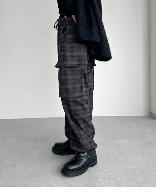 apres jour mignon（アプレジュールミニョン）の「チェックカーゴパンツ【ZOZOTOWN限定アイテム】（カーゴパンツ・レディース・ネイビー/パープル・X-LARGE/MEDIUM/SMALL）」の5枚目の写真