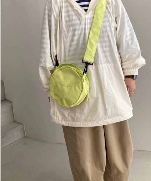 EARTH MADE(アースメイド)の「NYLON 〇 MINI 2WAY SHOULDER(ショルダーバッグ・レディース・レモンイエロー/ブラック/レッド/ベージュ・FREE)」の3枚目の写真
