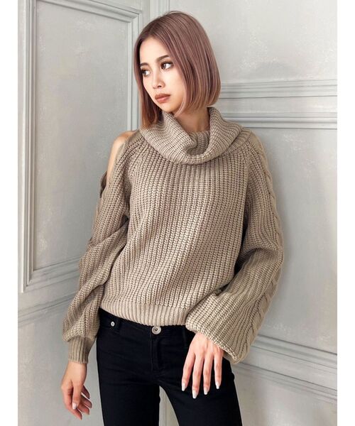 GYDA(ジェイダ)の「オフタートルオフショルニットトップス(ニット/セーター・レディース・ベージュ/オフホワイト/ダークオレンジ・FREE)」の5枚目の写真