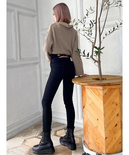 GYDA(ジェイダ)の「オフタートルオフショルニットトップス(ニット/セーター・レディース・ベージュ/オフホワイト/ダークオレンジ・FREE)」の10枚目の写真