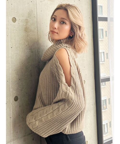 GYDA(ジェイダ)の「オフタートルオフショルニットトップス(ニット/セーター・レディース・ベージュ/オフホワイト/ダークオレンジ・FREE)」の14枚目の写真