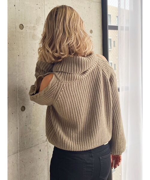 GYDA(ジェイダ)の「オフタートルオフショルニットトップス(ニット/セーター・レディース・ベージュ/オフホワイト/ダークオレンジ・FREE)」の15枚目の写真