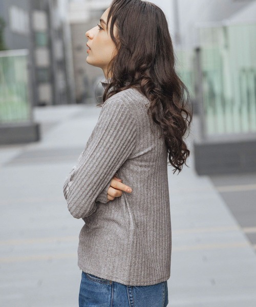 LAKOLE(ラコレ)の「モールドリブニットソー / 987987(ニット/セーター・レディース・アイボリー/グレー/ブラック/イエロー・MEDIUM/SMALL)」の10枚目の写真