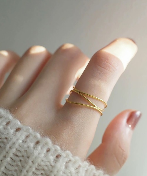 ABBEY MARKET（アビーマーケット）の「金属アレルギー対応 ステンレス製 リング サージカルステンレス ウェーブリング 華奢リング（リング・レディース・ゴールド/シルバー・9号/11号/14号/16号/18号/21号）」の2枚目の写真